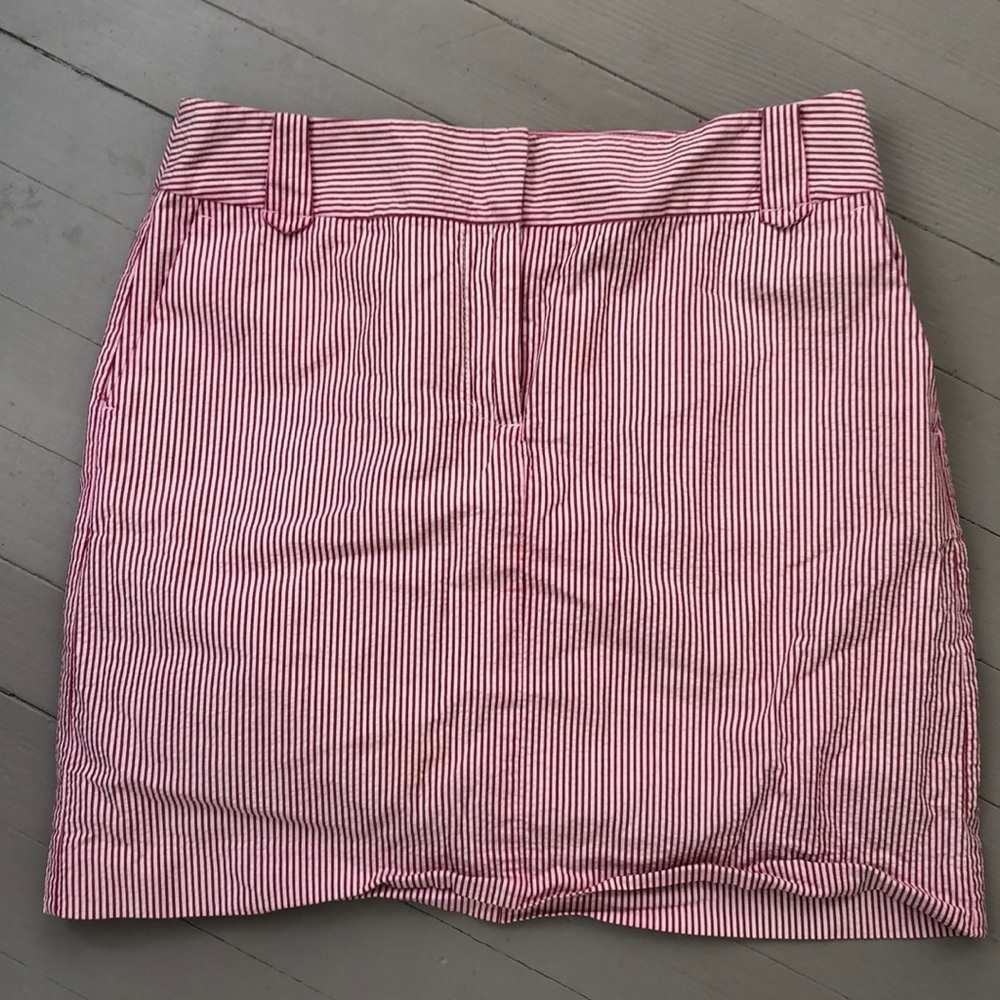 ❤️3 for $12 - Loft mini striped Searsucker skirt with pockets
